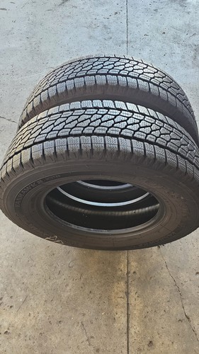 Gomme 215 70 - n°2, 215/70